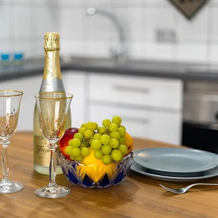 Apartment Modern Sunny 100m From The